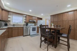 East Amherst get away: 4 bedroom, comfy & Peaceful - Image 5