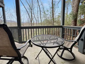 Condo w/ Fireplace · Full Kitchen · Mins to Town - Image 4