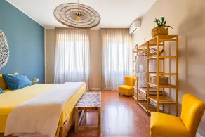 Henry's House Parma - Image 3