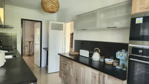 Cozy House With Pool - Image 4