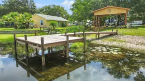 The Island House on Lake Weir - Image 3