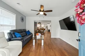 Stylish 4BR Entire Home in ATL Hotspot with Garage - Image 4