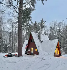 Cozy A-Frame; bike, hike, swim, & 10 mins to town! - Image 2