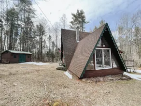 Cozy A-Frame; bike, hike, swim, & 10 mins to town! - Image 3