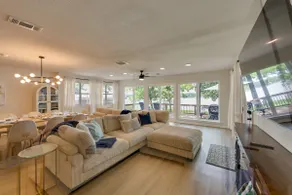 Waterfront Cedar Creek Lake Gem: Near Marina! - Image 4