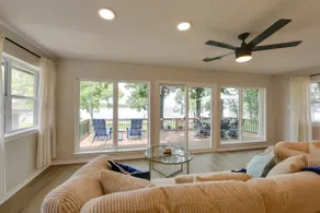 Waterfront Cedar Creek Lake Gem: Near Marina! - Image 5