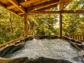Romantic Cabin: Hot Tub•Outdoor Movies•Fireplace - Image 2