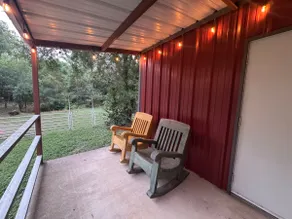Charming Red Cottage Escape - Image 4