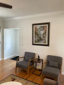 “2BR 2BA– Walk to downtown, Silver Lake - Image 4