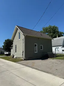 “2BR 2BA– Walk to downtown, Silver Lake - Image 3