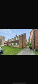 1 Bed Flat - Walton-on-Thames - Image 3