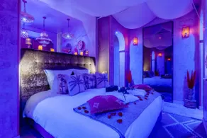 Exceptional suite • XXL hot tub • Secret room - Image 2
