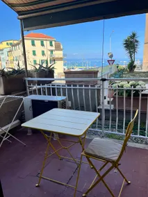 Delightful beachfront studio - Image 2