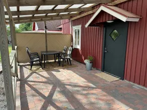 A small house in the countryside - Image 2
