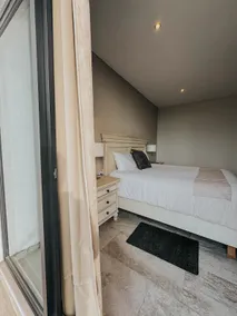 Superior King Double Suite - Image 4