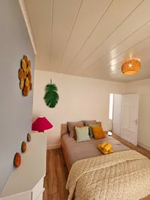 Free parking & garden accommodation - Image 3
