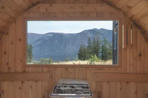 Fernwood Suite with Mountain View Sauna - Image 4
