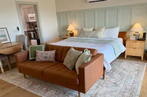 New! Cozy Oceanfront Studio. Direct beach access. - Image 2