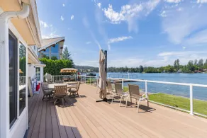 Waterfront Family Escape! Private Dock - Image 4