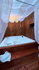 Entire property + kombi-home in the middle of the woods - Image 2