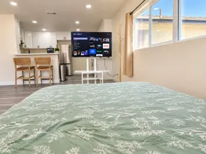 Standalone Private Studio with Free Parking - Image 5