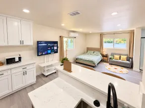 Standalone Private Studio with Free Parking - Image 3