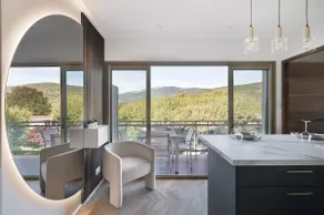 The Lakeside Suite - Image 4
