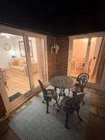 Sleek, smart, and steps from Historic High Street - Image 3