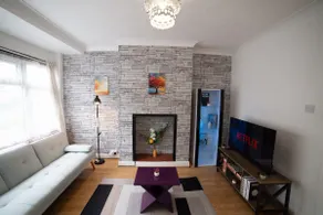 3 Bed House With BBQ + Pet Friendly - Image 3
