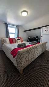 The Victorian Loft - Sleeps 4 -Parking & WIFI - Image 2