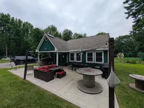 lake front house on 51 acres - Image 2