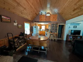 lake front house on 51 acres - Image 4