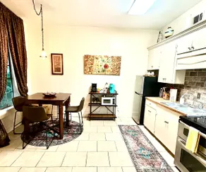 The Vintage Quarter Apartment - Image 3
