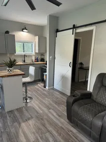 Modern Guest House - Image 4