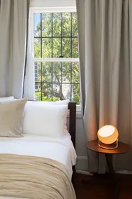 Elegant Pyrmont Home | Walk to The Star & Harbour - Image 5