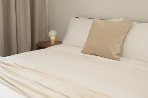 Elegant Pyrmont Home | Walk to The Star & Harbour - Image 3