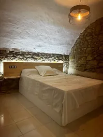 Beautiful apartment in a 14th-century farmhouse in l'Empordà - Image 2