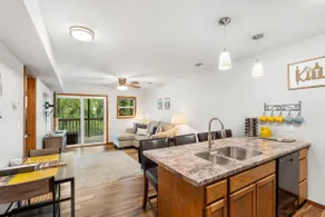 The Greenview Haven: Cozy For 6! - Image 2