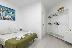 Apartment | New | Metro | Airport | Sleeps 4 - Image 4