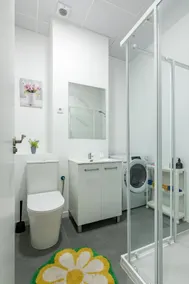 Apartment | New | Metro | Airport | Sleeps 4 - Image 5