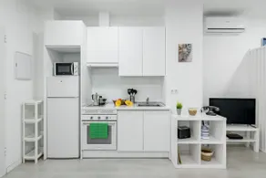 Apartment | New | Metro | Airport | Sleeps 4 - Image 3