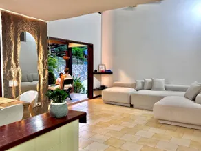 148m² with a swimming pool and home theater - Image 2