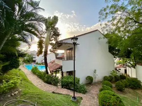 148m² with a swimming pool and home theater - Image 4