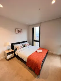 Mel CBD Cozy Apt • Free Parking • Walk Everywhere - Image 4