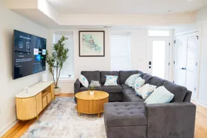 NW DC EV parking, deck, 2 Kitchens Sleeps 20+ - Image 2