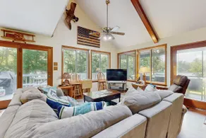 3BR house w/boathouse, dock, deck & screened porch - Image 3