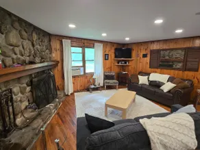Large Adirondack house Fireplace Pool Lake George - Image 5