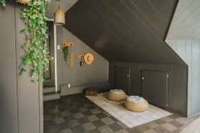 Luxury Lakefront Chalet with private indoor pool - Image 4