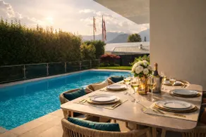Soak in Luxury Rooftop Jacuzzi Lakefront - Image 2