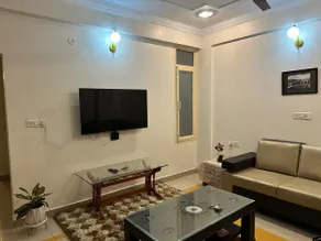 Premium 2BHK Near Airport (~10 Mins) & Metro - Image 5